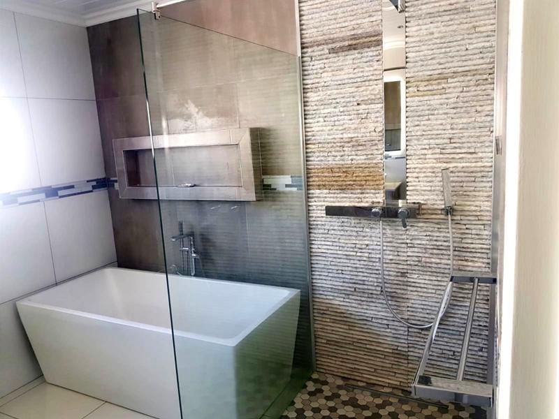 To Let 4 Bedroom Property for Rent in Edgemead Western Cape